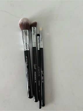 Sigma Beauty 4-Piece Brush Set in Black and Silver with Taupe Bristles